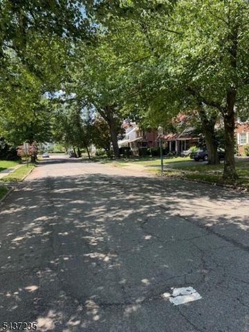 600 Park Ave, East Orange City, NJ 07017