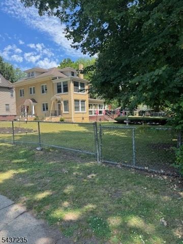 600 Park Ave, East Orange City, NJ 07017