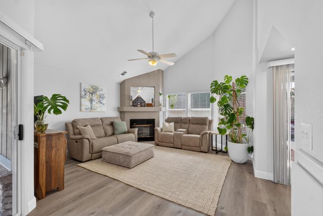 6153 Kenneth Oak Way, Fair Oaks, CA 95628