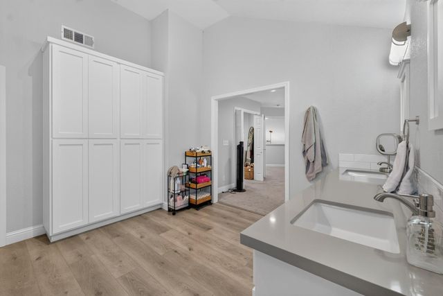 6153 Kenneth Oak Way, Fair Oaks, CA 95628