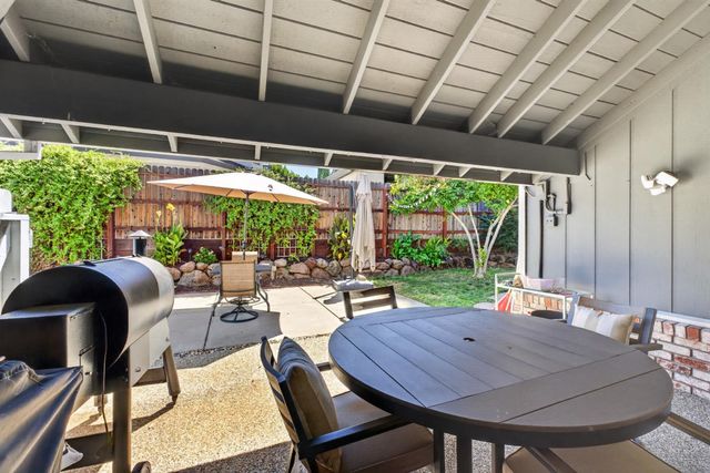 6153 Kenneth Oak Way, Fair Oaks, CA 95628