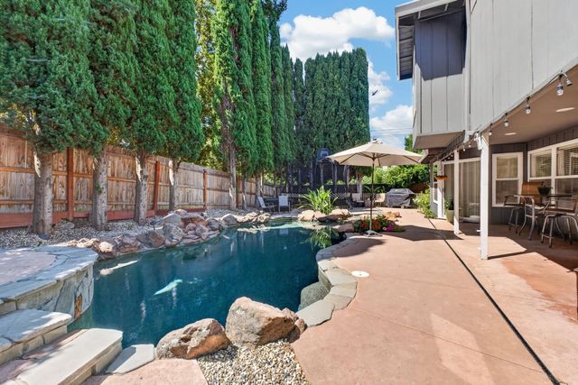 6153 Kenneth Oak Way, Fair Oaks, CA 95628