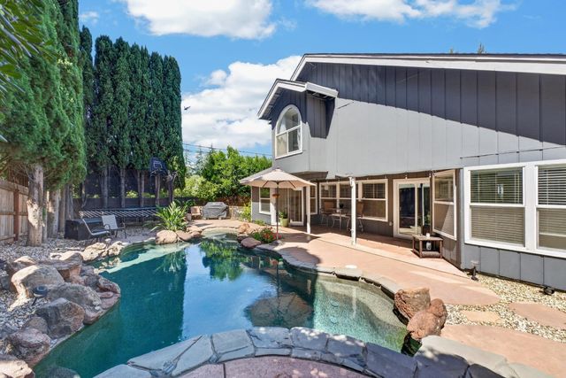 6153 Kenneth Oak Way, Fair Oaks, CA 95628