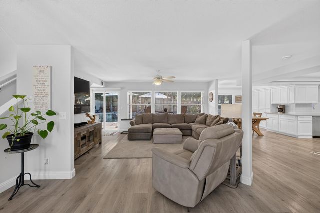 6153 Kenneth Oak Way, Fair Oaks, CA 95628