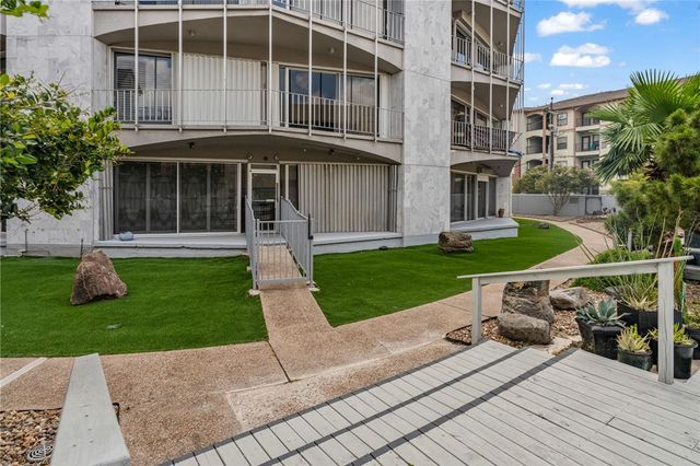 823 S Water St 5D, Corpus Christi, TX 78401