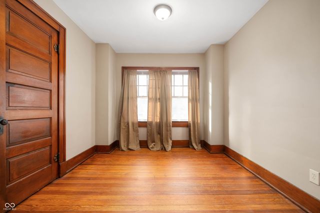 4 W Henley Street, Carthage, IN 46115