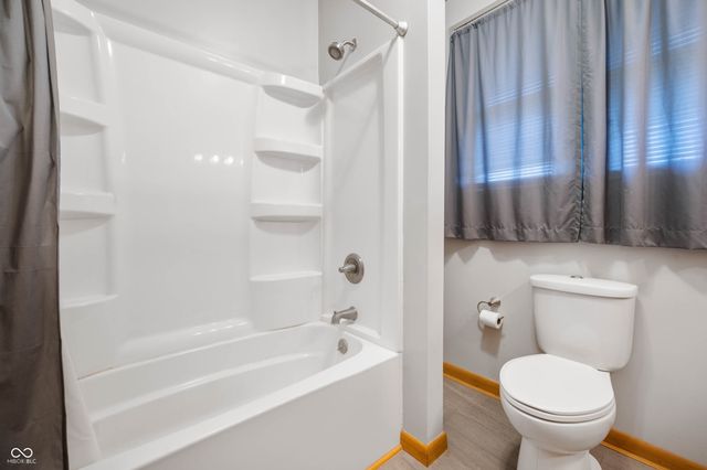 4 W Henley Street, Carthage, IN 46115