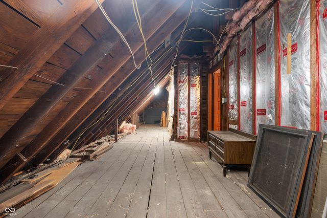 4 W Henley Street, Carthage, IN 46115