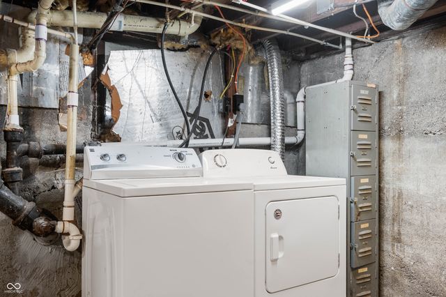 4 W Henley Street, Carthage, IN 46115