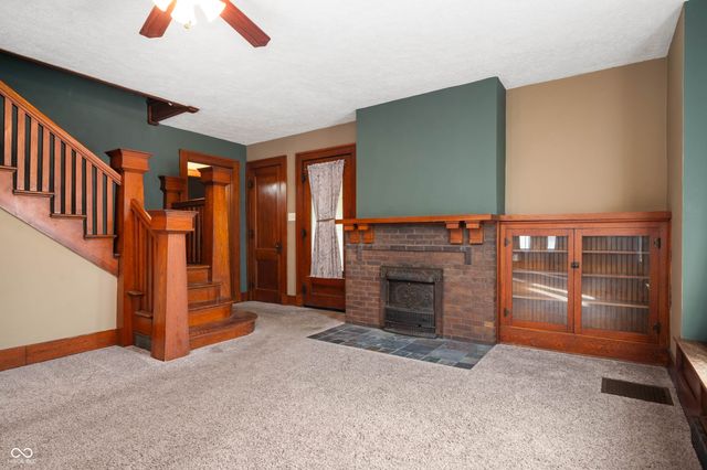 4 W Henley Street, Carthage, IN 46115