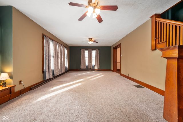 4 W Henley Street, Carthage, IN 46115