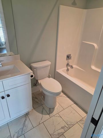15 Cobbs Cove Way, Huntsville, AL 35803