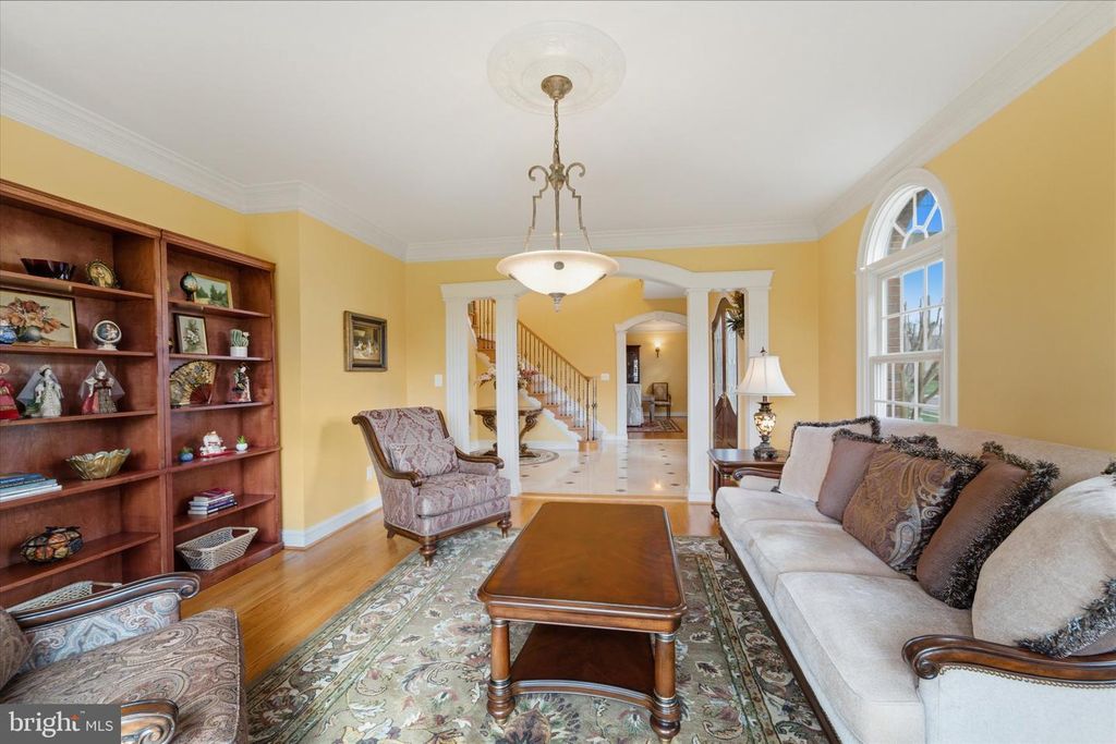 Image 10 of property listing at 8382 PEDIGRUE CT, Gainesville, VA 20155