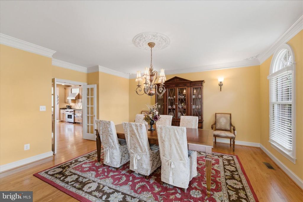 Image 11 of property listing at 8382 PEDIGRUE CT, Gainesville, VA 20155