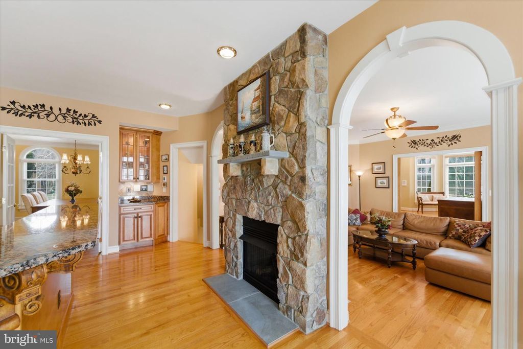 Image 18 of property listing at 8382 PEDIGRUE CT, Gainesville, VA 20155