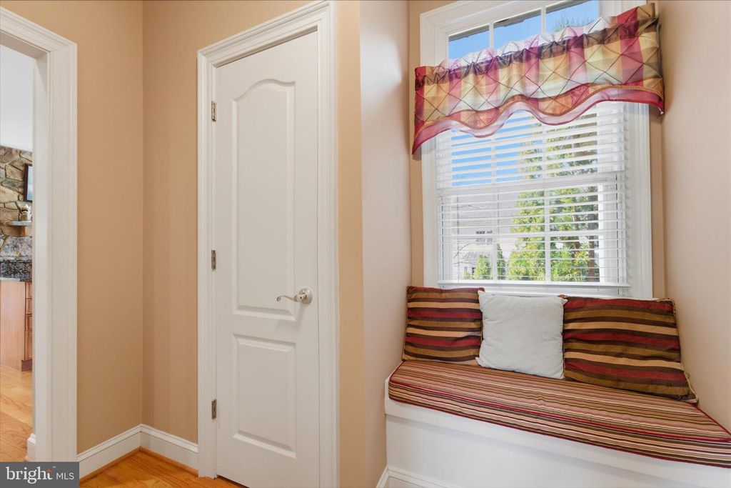 Image 20 of property listing at 8382 PEDIGRUE CT, Gainesville, VA 20155