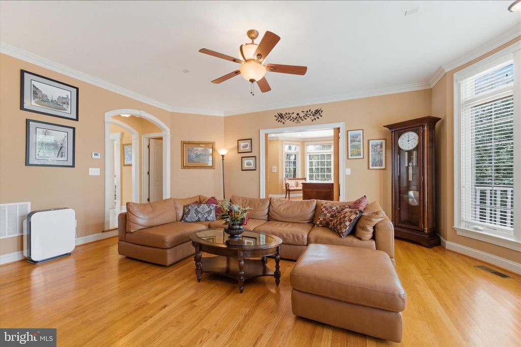 Image 23 of property listing at 8382 PEDIGRUE CT, Gainesville, VA 20155