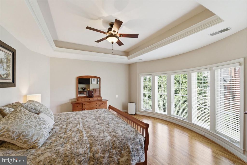 Image 31 of property listing at 8382 PEDIGRUE CT, Gainesville, VA 20155