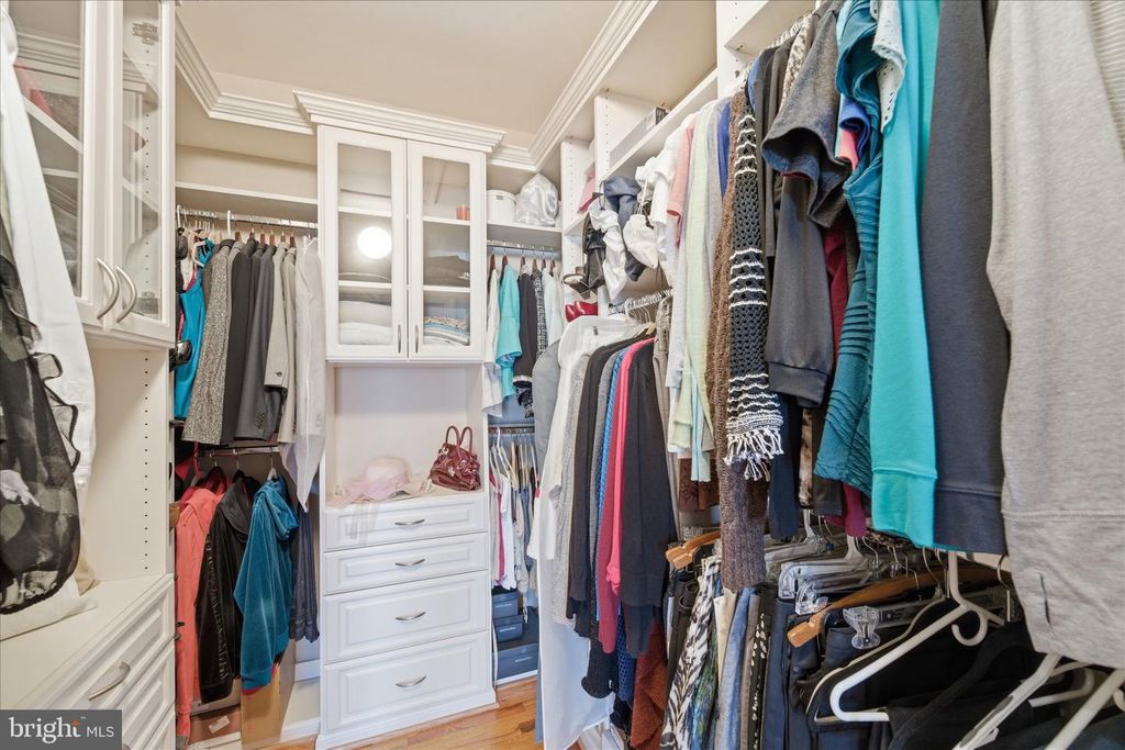 Image 33 of property listing at 8382 PEDIGRUE CT, Gainesville, VA 20155