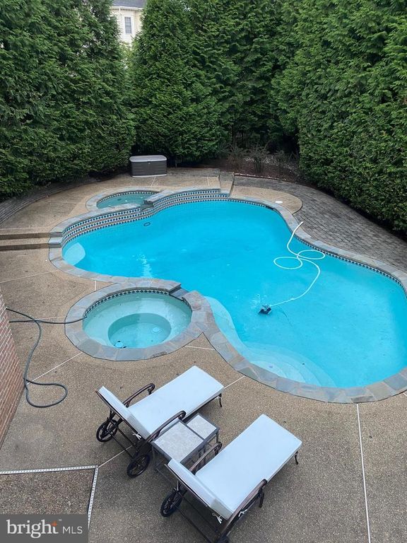 Image 63 of property listing at 8382 PEDIGRUE CT, Gainesville, VA 20155