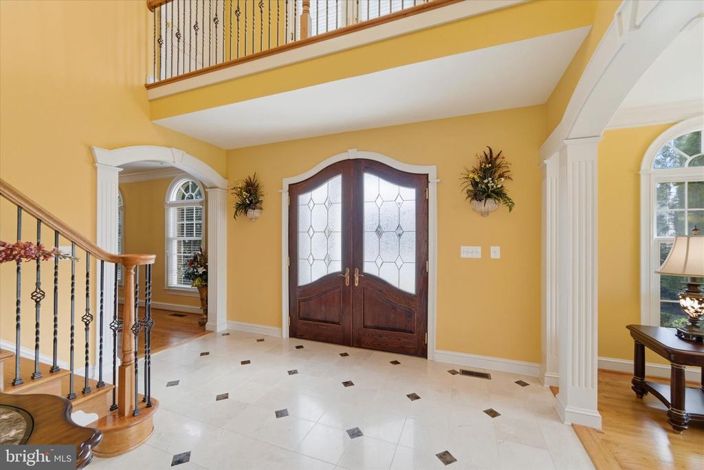 Image 7 of property listing at 8382 PEDIGRUE CT, Gainesville, VA 20155