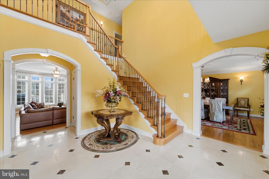 Image 8 of property listing at 8382 PEDIGRUE CT, Gainesville, VA 20155