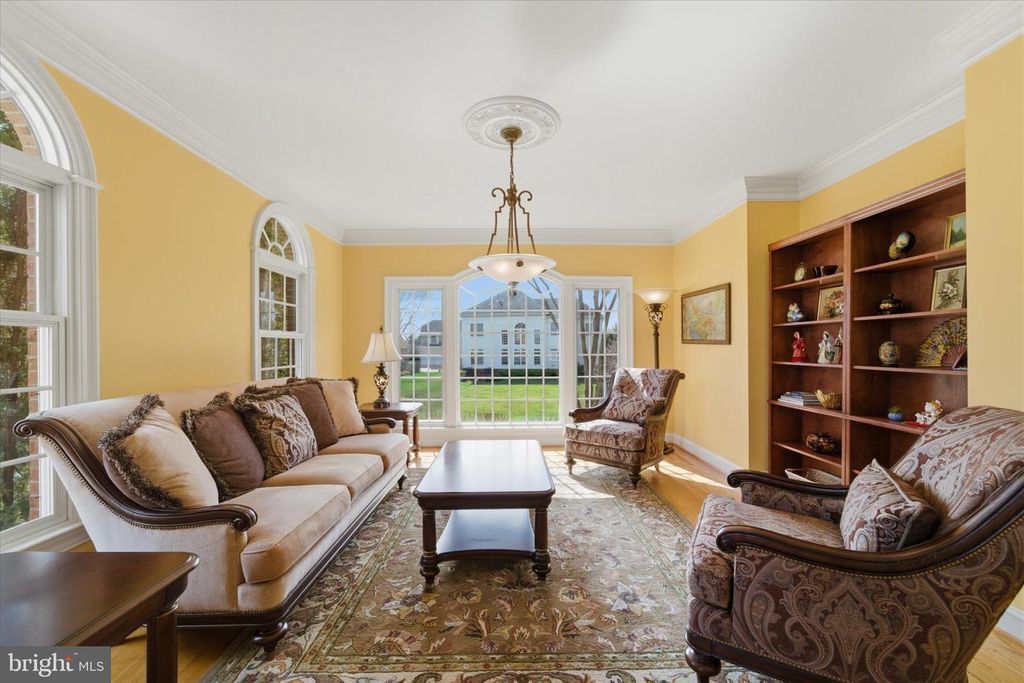 Image 9 of property listing at 8382 PEDIGRUE CT, Gainesville, VA 20155