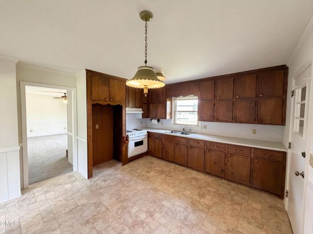 2037 Rice Road, Sanford, NC 27330