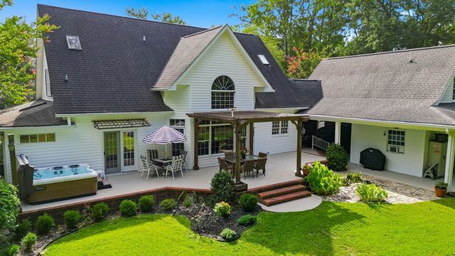 140 Windmeadows Dr., Conway, SC 29526