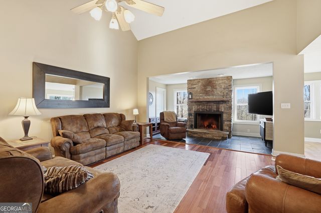 204 Green Forest Drive, Toccoa, GA 30577