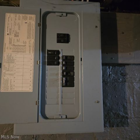 12718 Holborn Avenue, Cleveland, OH 44105