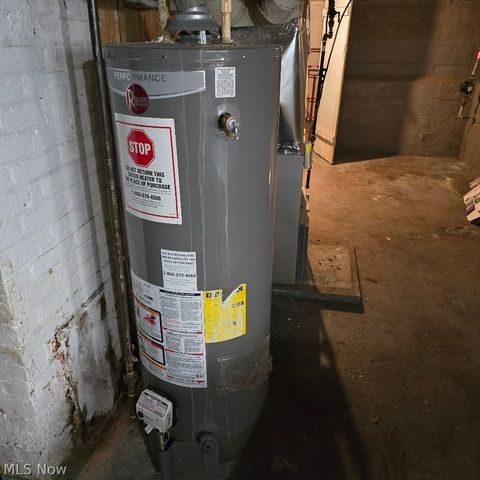 12718 Holborn Avenue, Cleveland, OH 44105