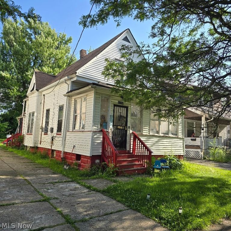12718 Holborn Avenue, Cleveland, OH 44105
