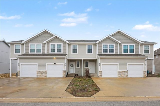 316 N 5th Terrace, Louisburg, KS 66053