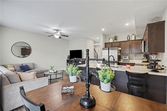 316 N 5th Terrace, Louisburg, KS 66053