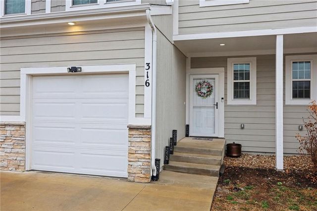 316 N 5th Terrace, Louisburg, KS 66053