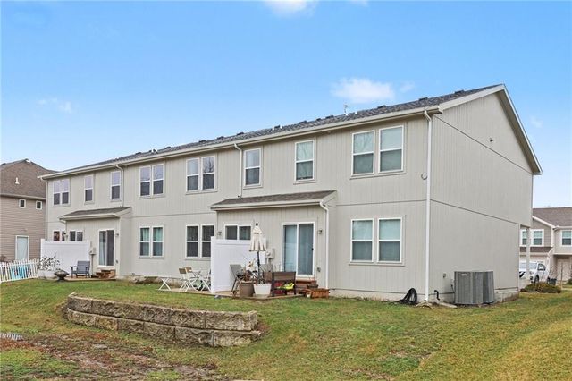 316 N 5th Terrace, Louisburg, KS 66053