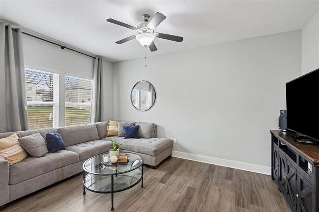 316 N 5th Terrace, Louisburg, KS 66053