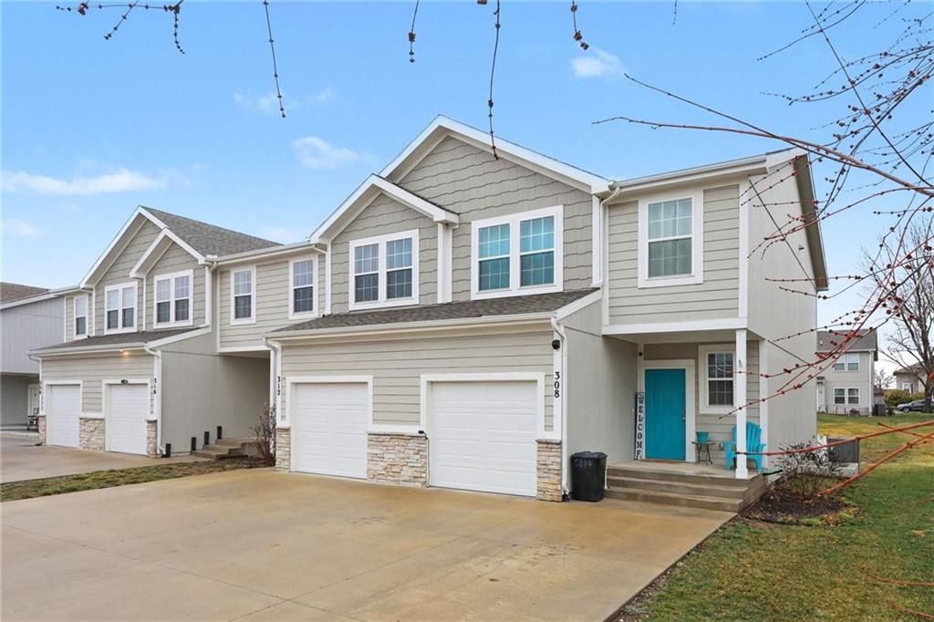 316 N 5th Terrace, Louisburg, KS 66053