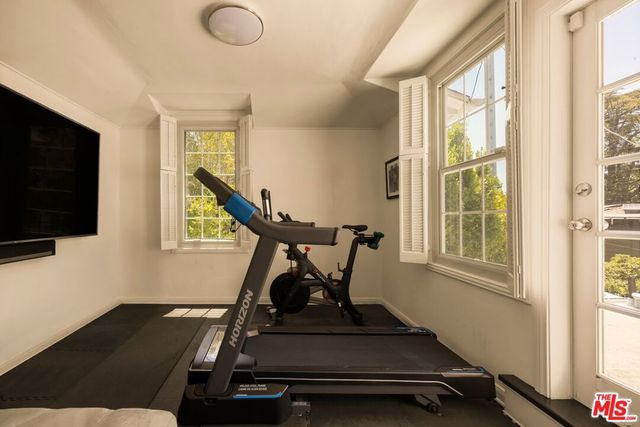 1409 Club View Drive, Los Angeles, CA 90024