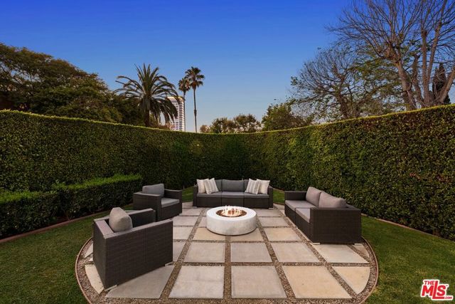 1409 Club View Drive, Los Angeles, CA 90024