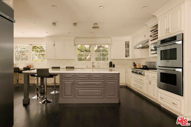 1409 Club View Drive, Los Angeles, CA 90024