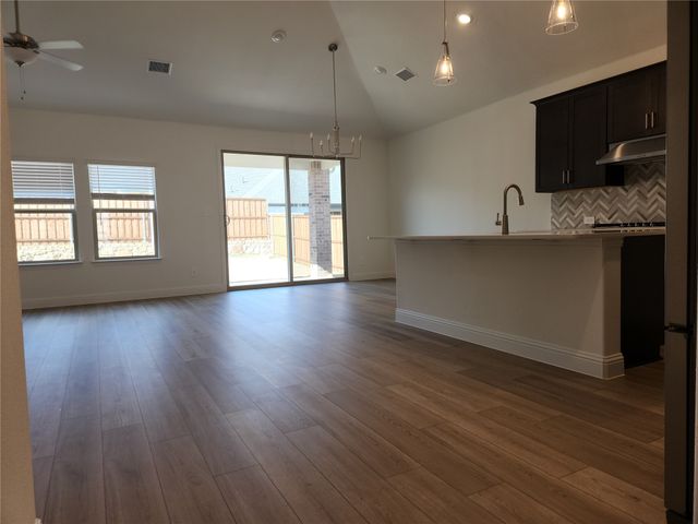 2433 Glacier Ridge, Corinth, TX 76210