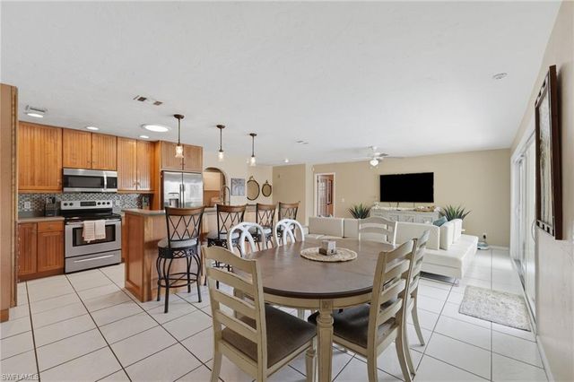 902 El Dorado PKWY E, Cape Coral, FL 33904