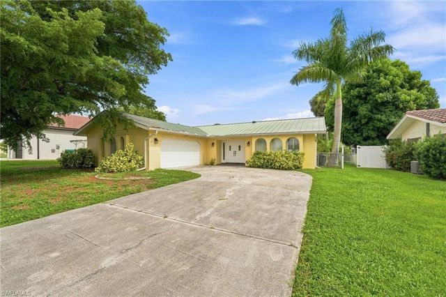 902 El Dorado PKWY E, Cape Coral, FL 33904