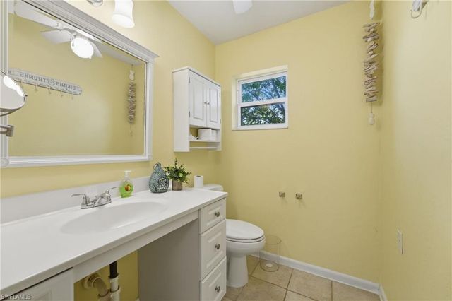 902 El Dorado PKWY E, Cape Coral, FL 33904