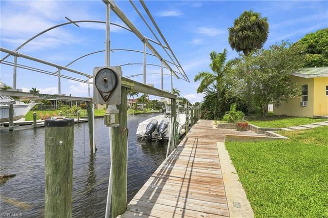 902 El Dorado PKWY E, Cape Coral, FL 33904