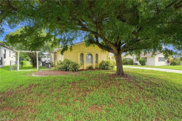 902 El Dorado PKWY E, Cape Coral, FL 33904