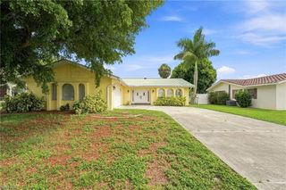 902 El Dorado PKWY E, Cape Coral, FL 33904