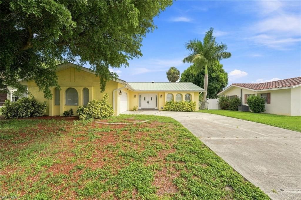 902 El Dorado PKWY E, Cape Coral, FL 33904